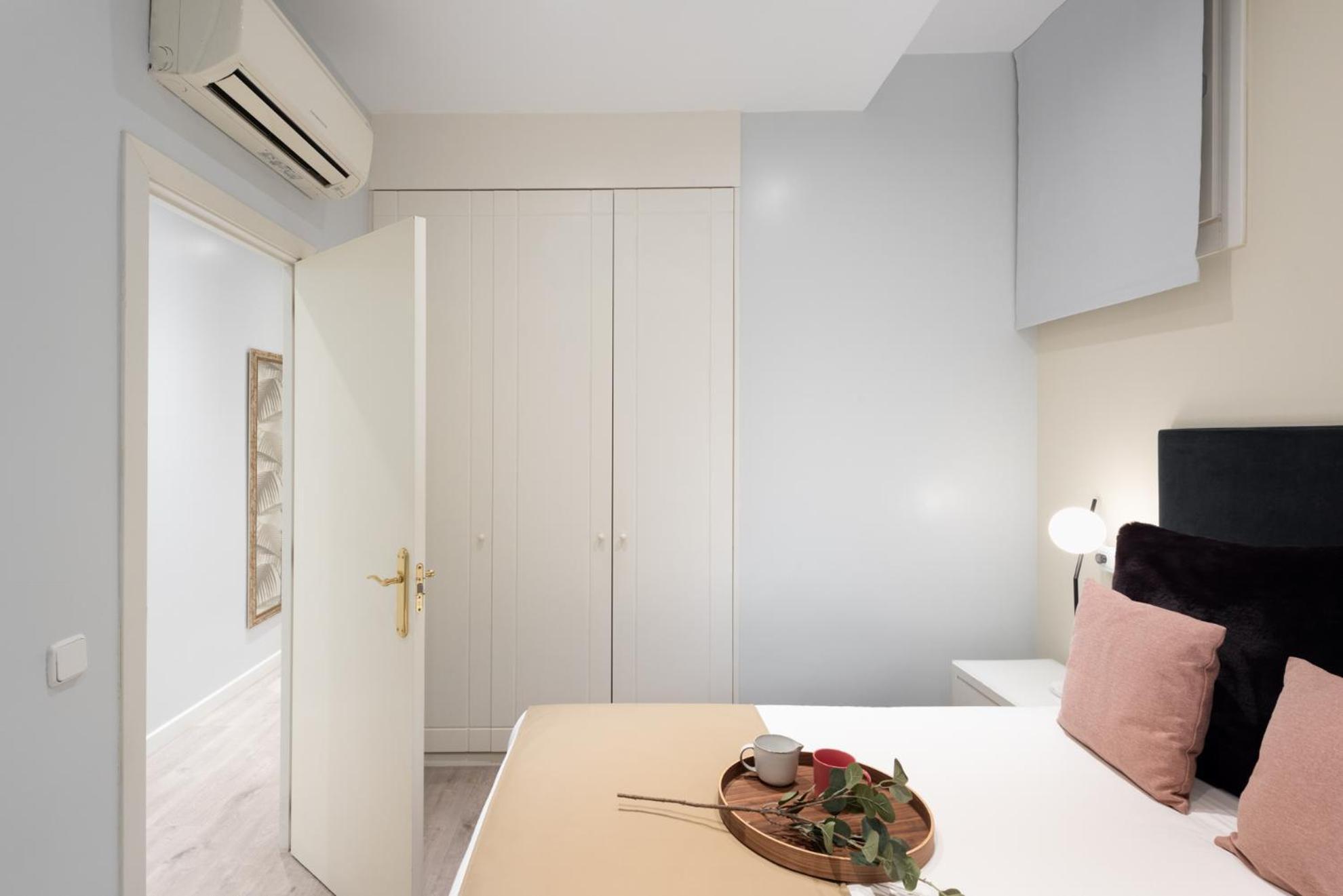Carretas Apartments Madrid Bagian luar foto
