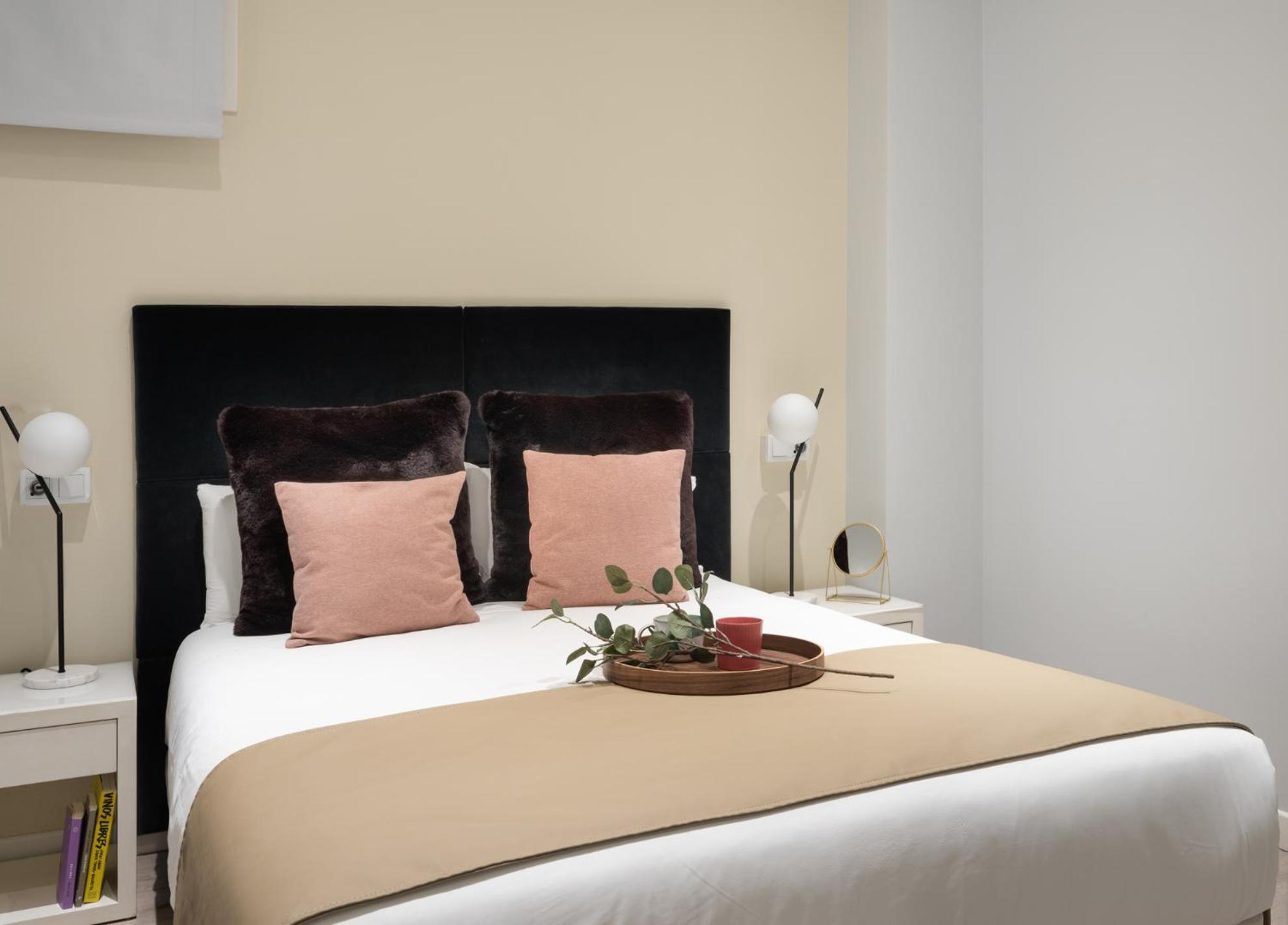 Carretas Apartments Madrid Bagian luar foto