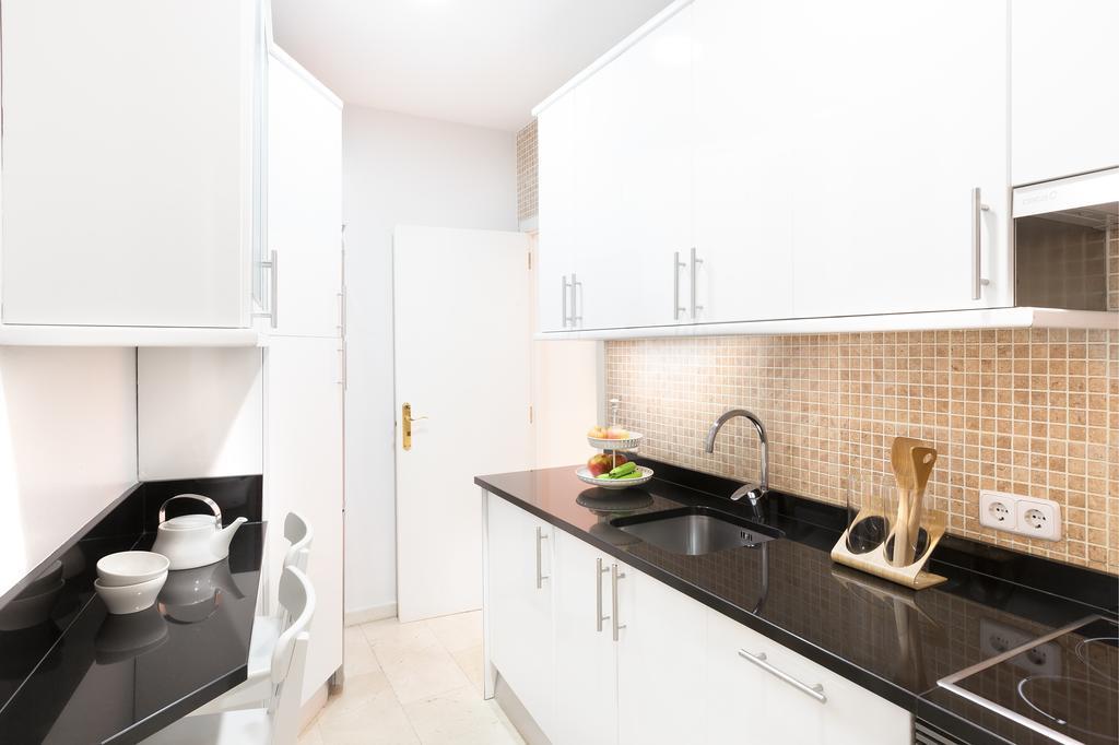 Carretas Apartments Madrid Bagian luar foto